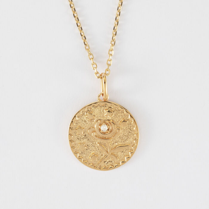 Pendentif personnalisé médaille gravée plaqué or texturée rose scintillante 19 mm