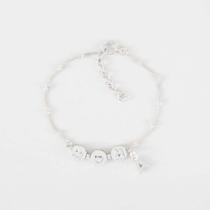 Bracelet chaîne Maman pastilles estampillées "Mom" argent et breloque lettre initiale 5 mm