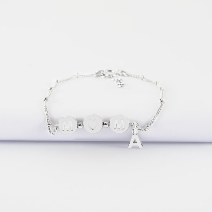 Bracelet chaîne Maman pastilles estampillées "Mom" argent et breloque lettre initiale 5 mm