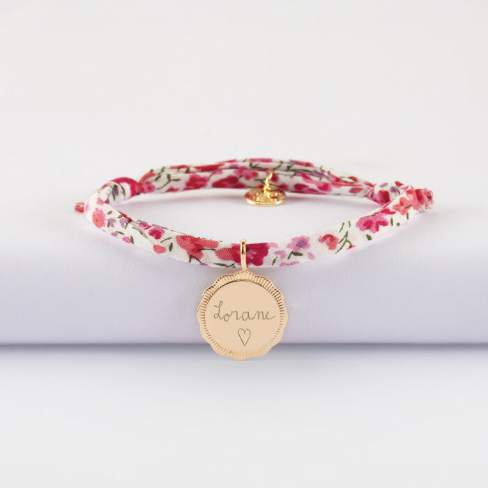 Bracelet enfant Liberty personnalisé médaille contour fleur gravée plaqué or 15 mm - ecrit