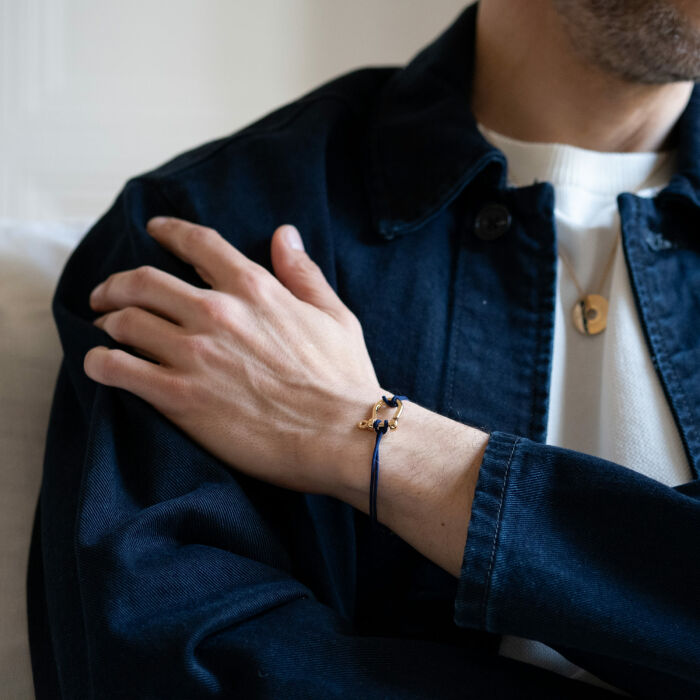 Bracelet homme cordon simple manille plaqué or 15 mm - shooting porté