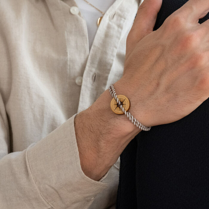 Bracelet homme personnalisé cordon marin tressé médaille gravée bois cible ronde 21 mm - Edition spéciale Rose des vents