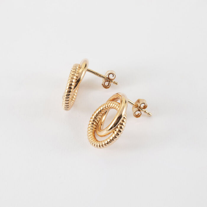 Boucles d'oreilles puces anneaux entrelacés plaqué or - de biais