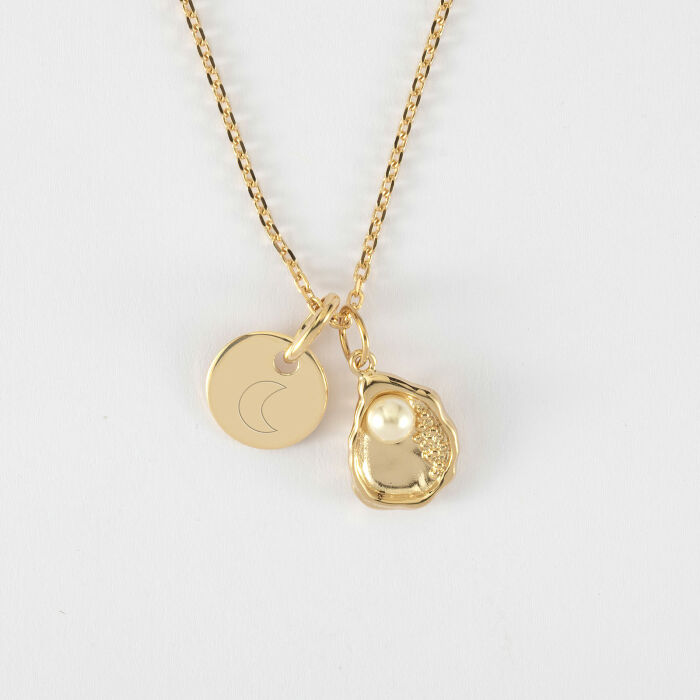 Pendentif personnalisé médaille gravée plaqué or 10 mm et breloque coquillage perle blanche - lune picto