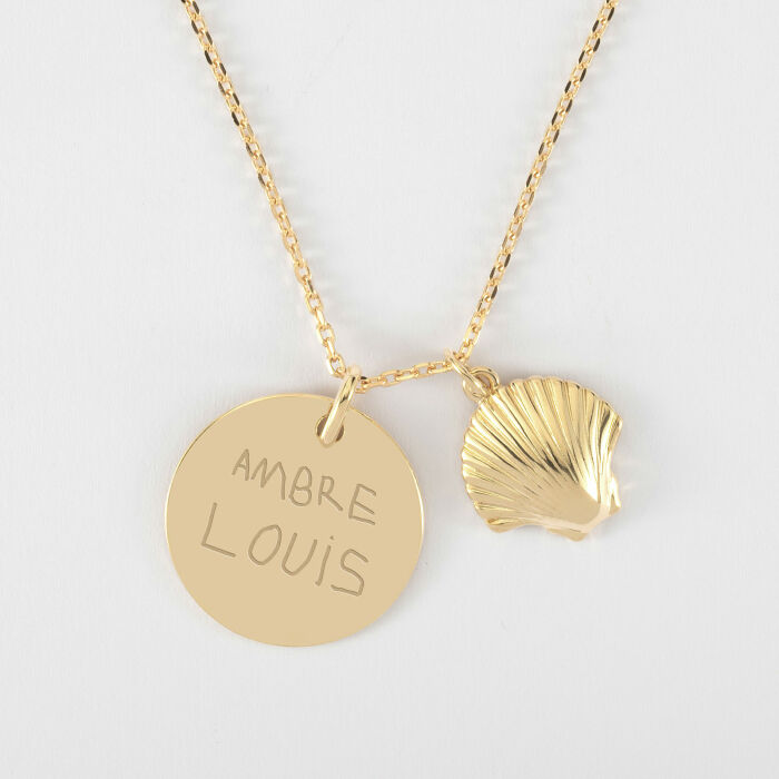 Pendentif personnalisé médaille gravée plaqué or 19 mm et coquillage coque 13 mm - prénoms enfants