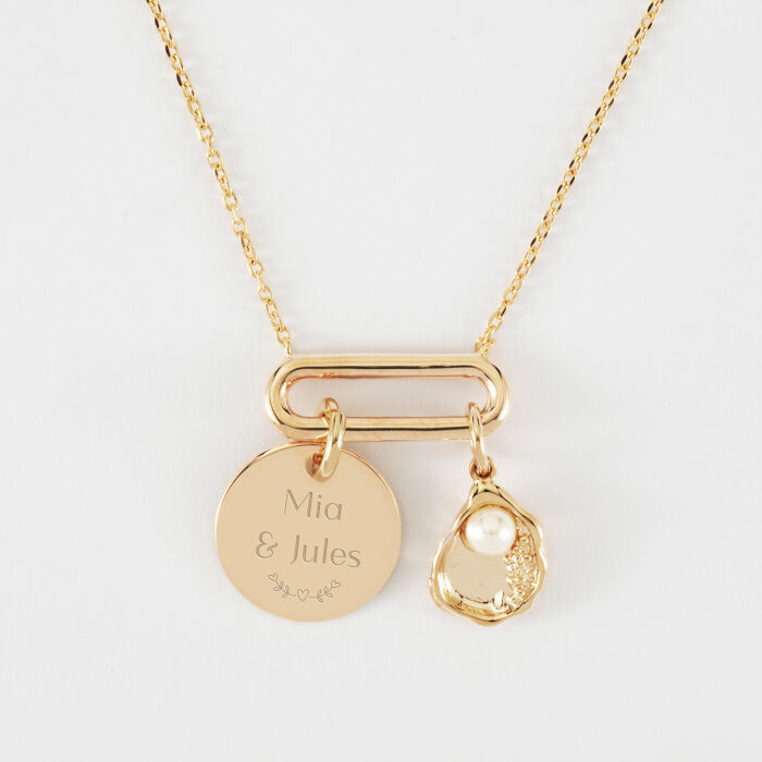 Collier chaîne ovale ouvert personnalisé médaille gravée plaqué or 15 mm et breloque coquillage perle blanche -prénoms enfants