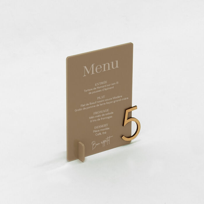 Menu personnalisé acrylique beige 135x196 et numéro de table bois - Bohème