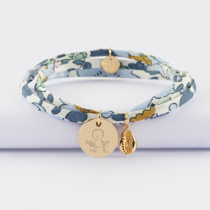 Bracelet 3 tours Liberty personnalisé médaille gravée plaqué or 15 mm et breloque coquillage cauri 10 mm - dessin