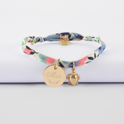 Bracelet enfant Liberty personnalisé médaille gravée plaqué or 15 mm et breloque(s) summer - à composer - prénom et ornement