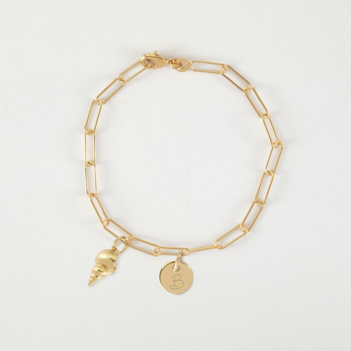 Bracelet personnalisé petites mailles médaille gravée plaqué or 10 mm et breloque(s) summer - à composer - initiale