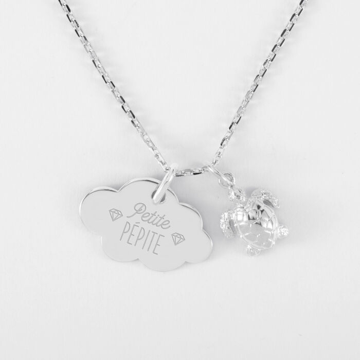 Pendentif enfant personnalisé médaille gravée argent nuage 20x14 mm et breloque tortue 10 mm - illustration enfant
