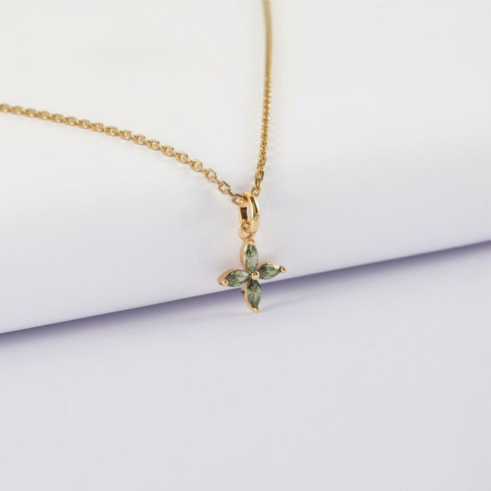 Pendentif fleur pétales zircons plaqué or 10 mm