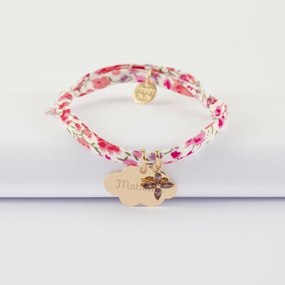 Bracelet enfant Liberty personnalisé médaille gravée plaqué or nuage 20x14 mm et breloque fleur pétales 10 mm