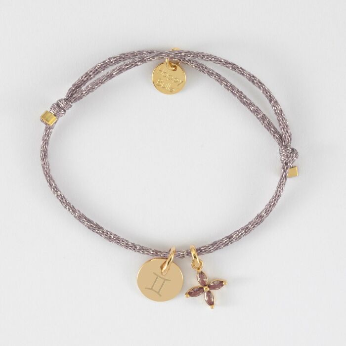 Bracelet enfant personnalisé cordon pailleté médaille gravée plaqué or 15 mm et breloque fleur pétales 10 mm