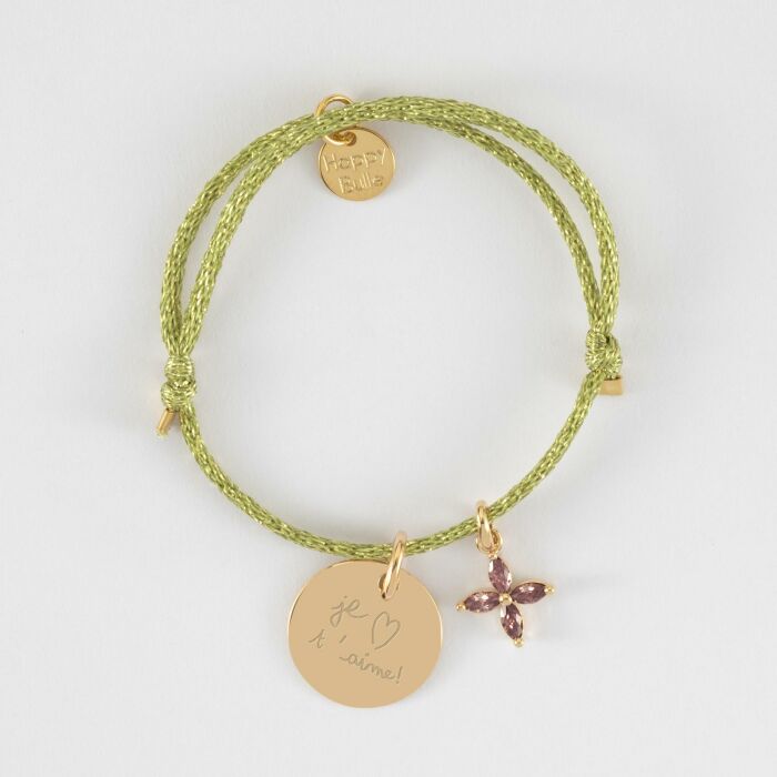 Bracelet enfant personnalisé cordon pailleté médaille gravée plaqué or 15 mm et breloque fleur pétales 10 mm