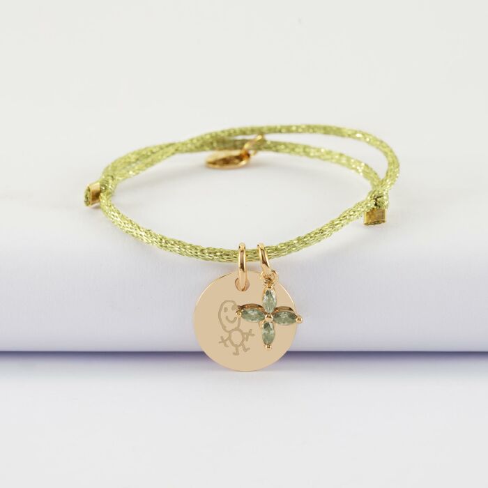 Bracelet enfant personnalisé cordon pailleté médaille gravée plaqué or 15 mm et breloque fleur pétales 10 mm