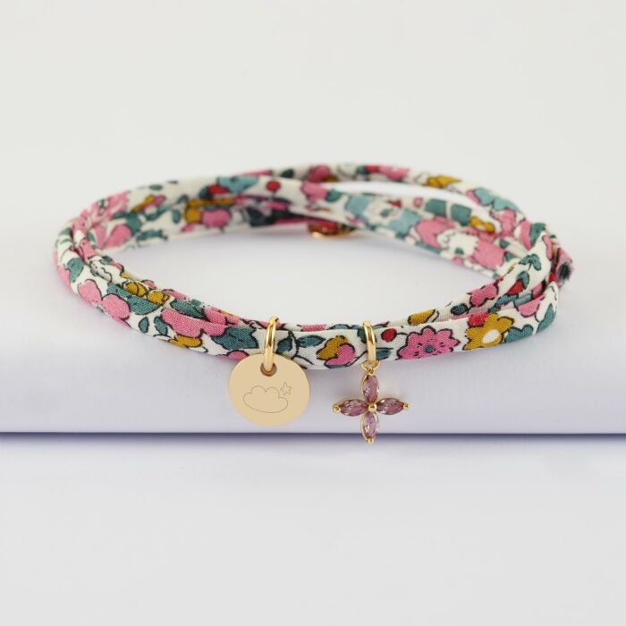 Bracelet 3 tours Liberty personnalisé médaille gravée plaqué or 10 mm et breloque fleur pétales 10 mm