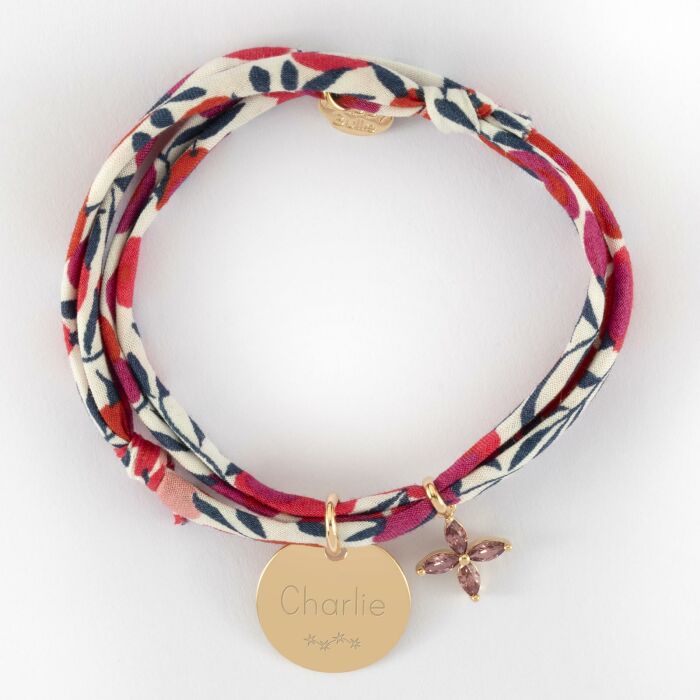Bracelet 3 tours Liberty personnalisé médaille gravée plaqué or 15 mm et breloque fleur pétales 10 mm