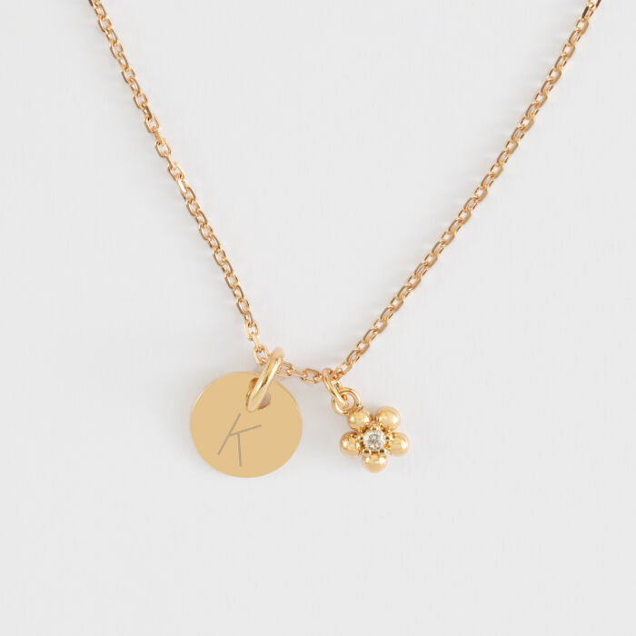 Pendentif enfant personnalisé médaille gravée plaqué or 10 mm et breloque fleur zircon plaqué or 8 mm
