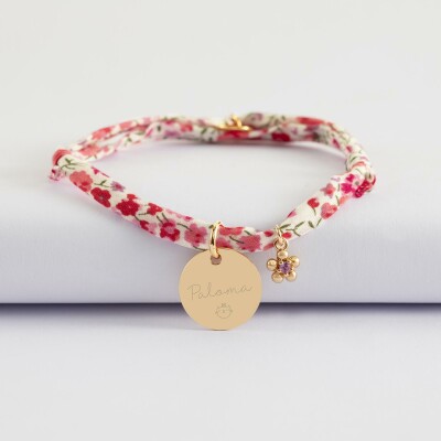 Bracelet enfant Liberty personnalisé médaille gravée plaqué or 15 mm et breloque fleur zircon plaqué or 8 mm