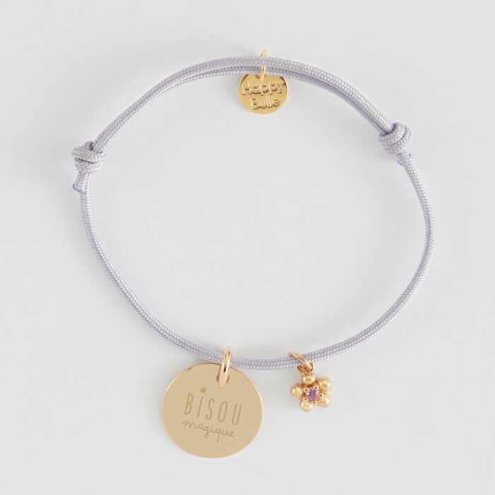 Bracelet enfant personnalisé médaille gravée plaqué or 15 mm et breloque fleur zircon plaqué or 8 mm
