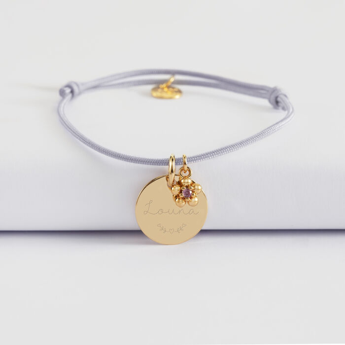 Bracelet enfant personnalisé médaille gravée plaqué or 15 mm et breloque fleur zircon plaqué or 8 mm