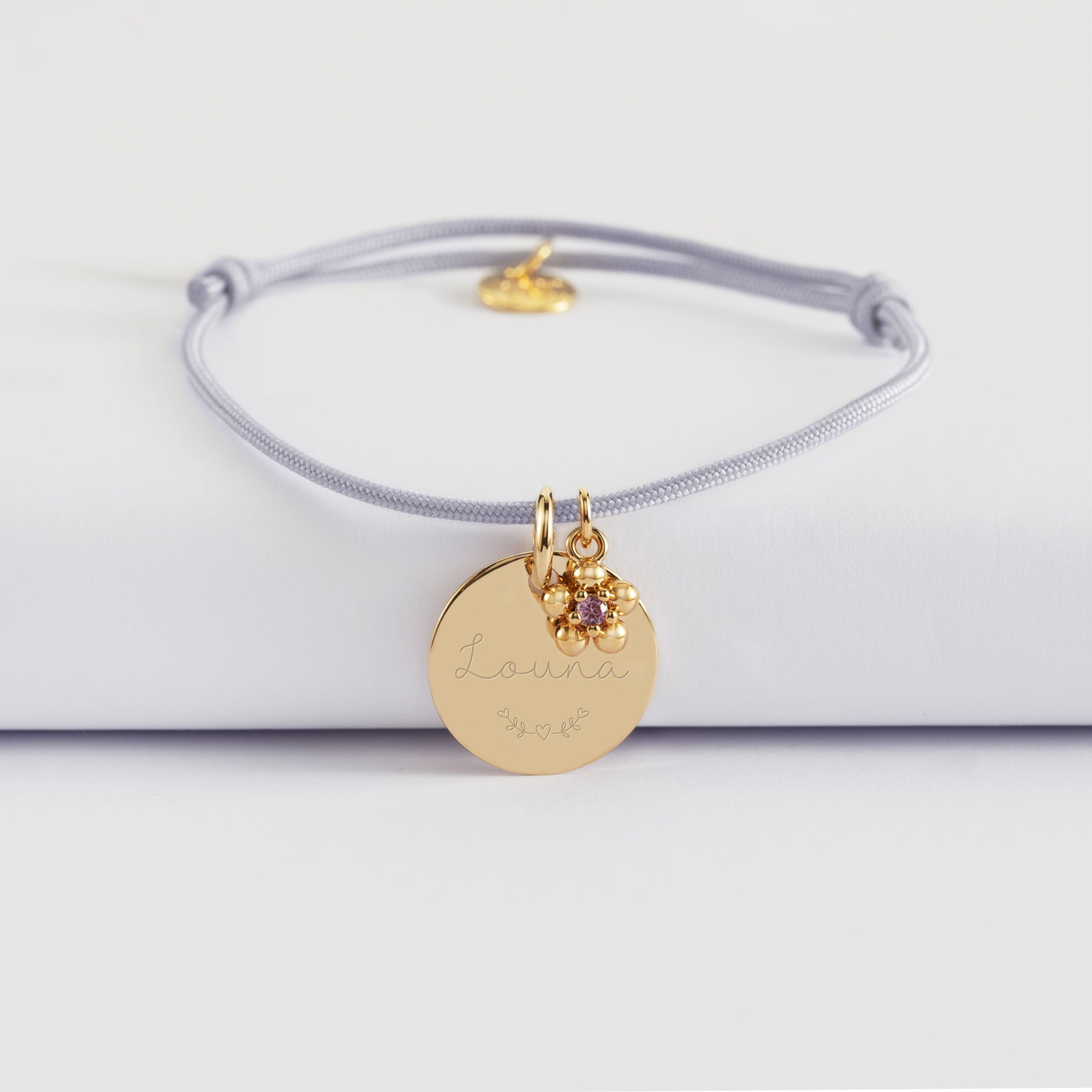 Bracelet personnalisé enfant médaille 15 mm gravée plaqué or et