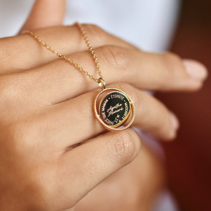 Pendentif personnalisé médaille réversible contour tressé Eternelle gravée plaqué or 18 mm - HappyBulle x Capucine