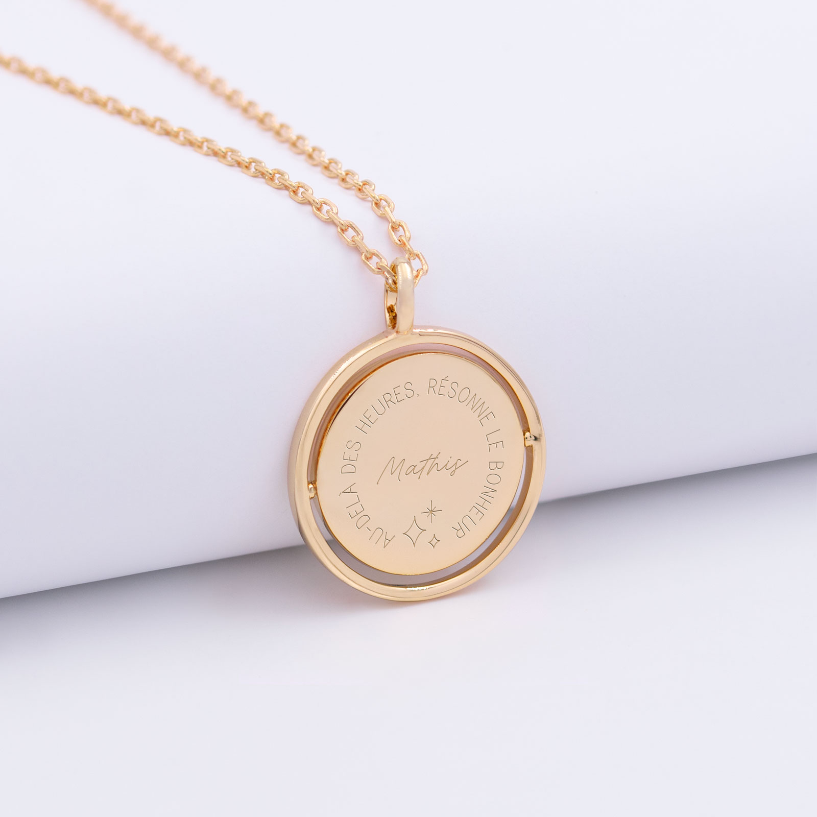 Pendentif plaqué or médaille réversible Eternelle personnalisée gravée 18 mm - HappyBulle x Capucine | HappyBulle