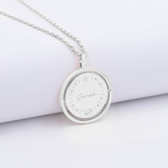 Pendentif enfant personnalisé médaille réversible Eternelle gravée argent 18 mm - HappyBulle x Capucine - illustration saturne