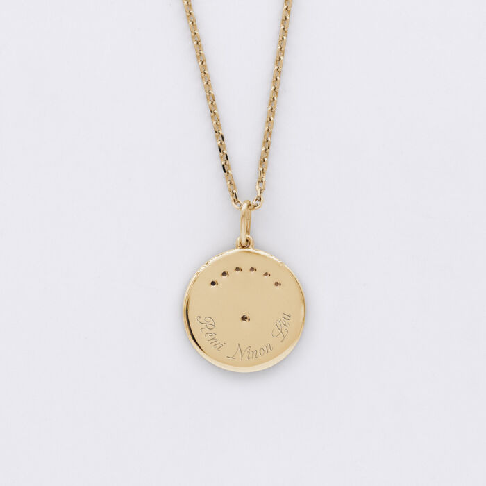 Pendentif personnalisé médaille Lune zircons crépuscule gravée plaqué or 16 mm