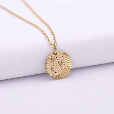 Pendentif médaille Lune trio zircons plaqué or 14 mm - biais