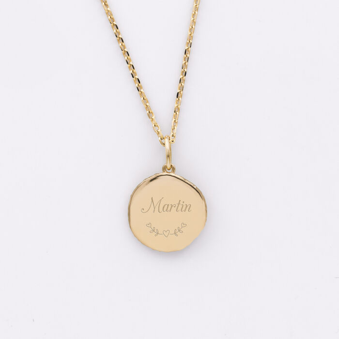 Pendentif personnalisé médaille gravée plaqué or rose des vents texturée 14 mm - texte pictogramme