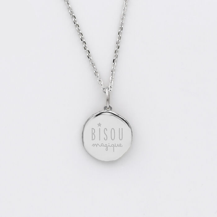 Pendentif enfant personnalisé médaille gravée argent rose des vents texturée 14 mm - illustration