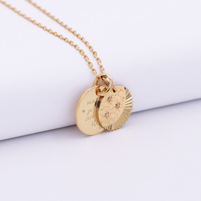 Pendentif personnalisé médaille gravée plaqué or 15 mm et breloque Lune trio zircons 14 mm - illustration maman