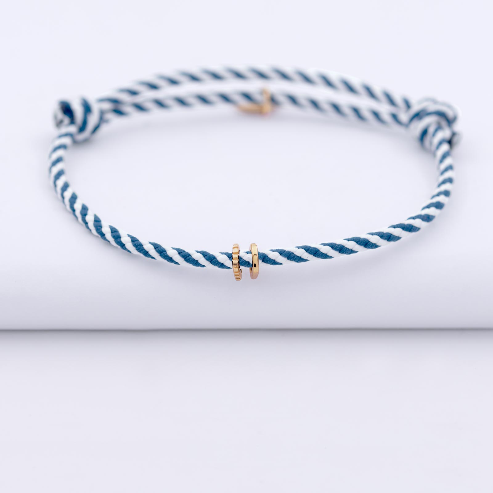 Bracciale Intrecciato In Corda Con Iniziale A Cuore, Placcato Oro Bianco 14K, Regolabile 15-24 Cm, Unisex - copertina