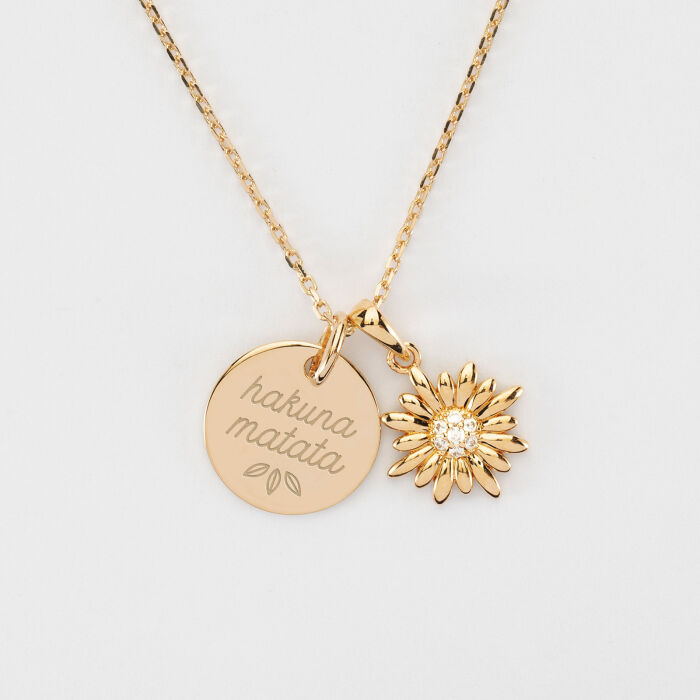 Pendentif enfant personnalisé médaille gravée plaqué or 15 mm et breloque tournesol scintillant 13 mm - illustration