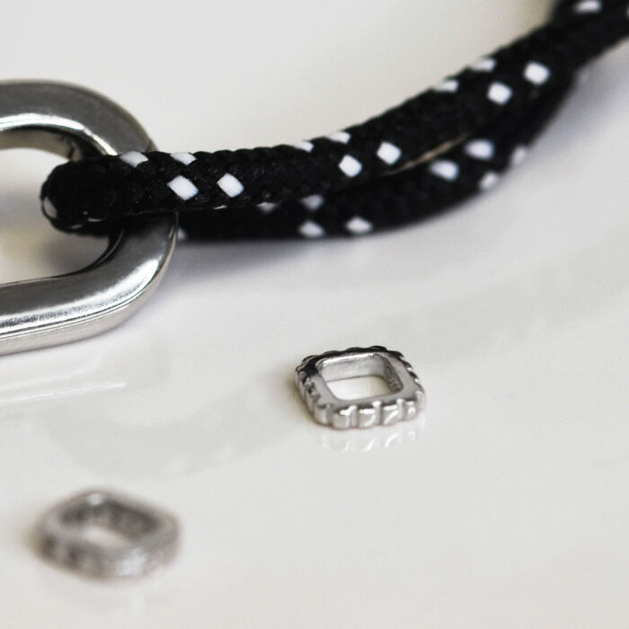 Mini charm anello dentellato collezione Capitolo argento