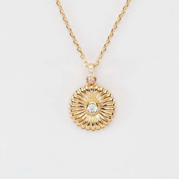Pendentif plaqué or marguerite scintillante 14 mm