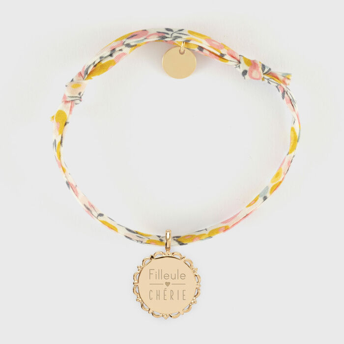 Bracelet enfant Liberty personnalisé médaille vintage dentelée gravée plaqué or 17 mm - illustration