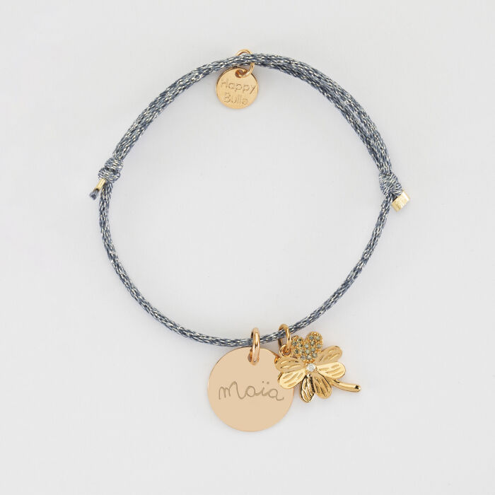 Bracelet enfant personnalisé cordon pailleté médaille gravée plaqué or 15 mm et breloque trèfle scintillant 15 mm - ecrit