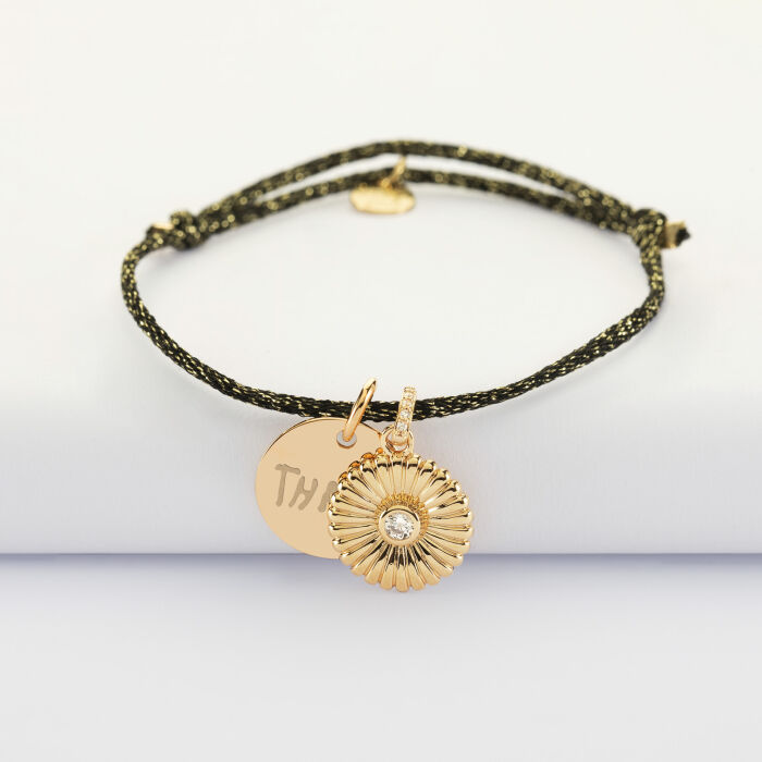 Bracelet enfant personnalisé cordon pailleté médaille gravée plaqué or 15 mm et breloque marguerite scintillante 14 mm - ecrit