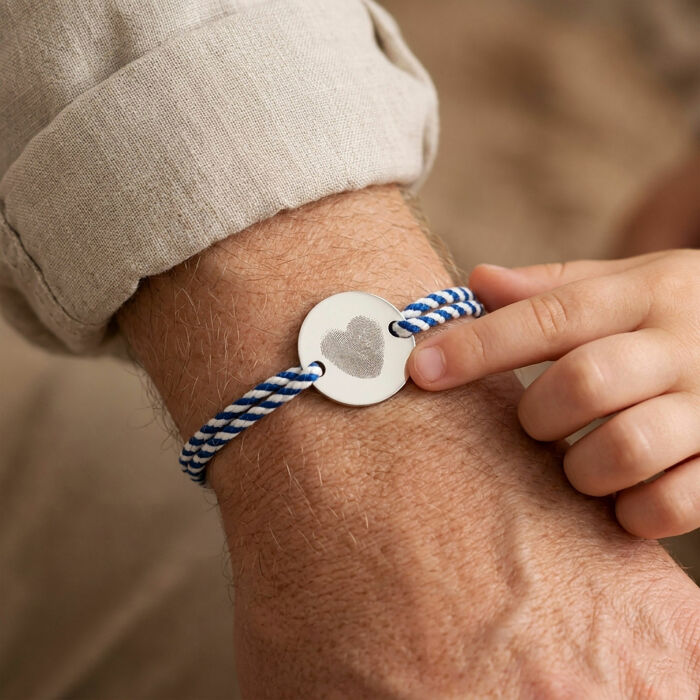 Pulsera hombre personalizada cordón marino trenzado medalla grabada plata 2 orificios 20 mm