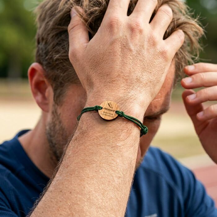 Bracelet homme personnalisé médaille gravée bois ronde 21 mm - Edition spéciale "Finisher"