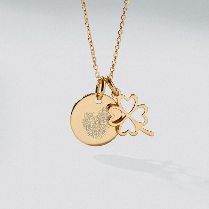 Pendentif personnalisé médaille gravée plaqué or 15 mm et breloque trèfle ajouré 15 mm - Empreinte
