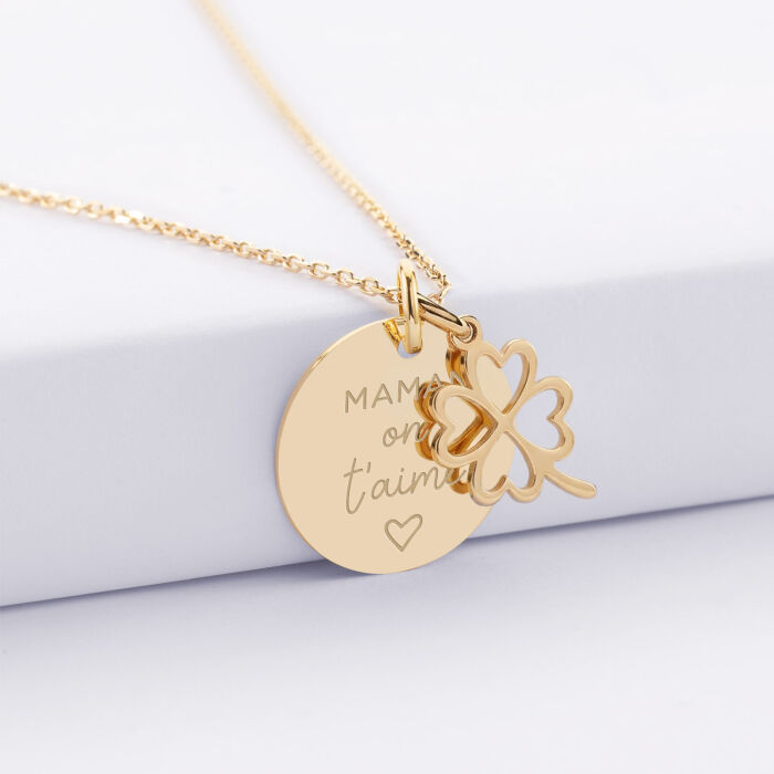 Pendentif personnalisé médaille gravée plaqué or 19 mm et breloque trèfle ajouré 15 mm - Illustration
