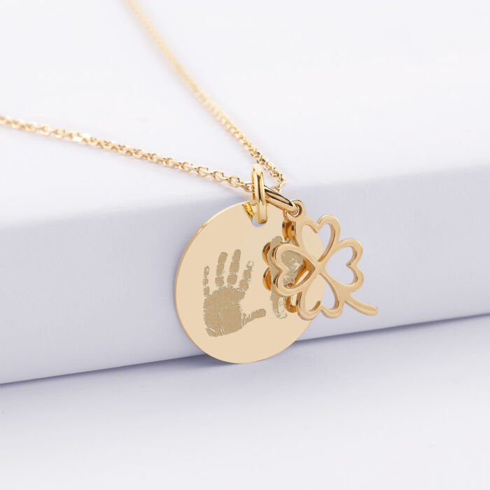 Pendentif personnalisé médaille gravée plaqué or 19 mm et breloque trèfle ajouré 15 mm - Empreinte
