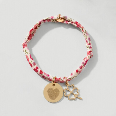 Bracelet enfant Liberty personnalisé médaille gravée plaqué or 15 mm et breloque trèfle ajouré 15 mm - empreinte