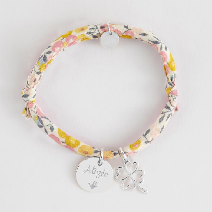 Bracelet enfant Liberty personnalisé médaille gravée argent 15 mm et breloque trèfle ajouré 15 mm - prénom pictogramme