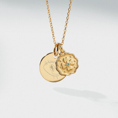 Pendentif personnalisé médaille gravée plaqué or 15 mm et breloque trèfle mini zircon vert 10 mm - dessin